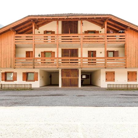 Spacious Chalet With Garden Near Ski Area In Tyrol Pozza di Fassa Esterno foto