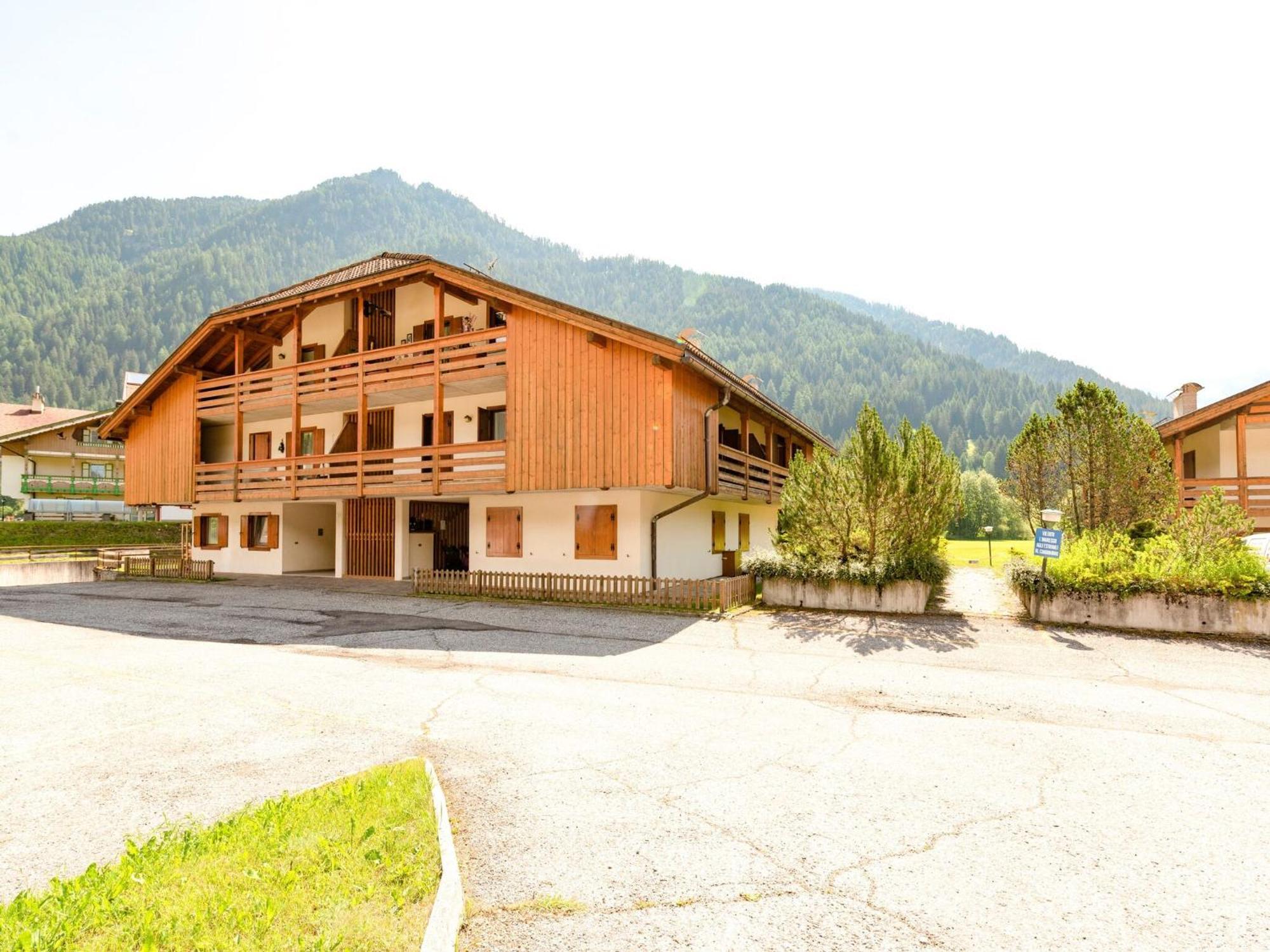 Spacious Chalet With Garden Near Ski Area In Tyrol Pozza di Fassa Esterno foto