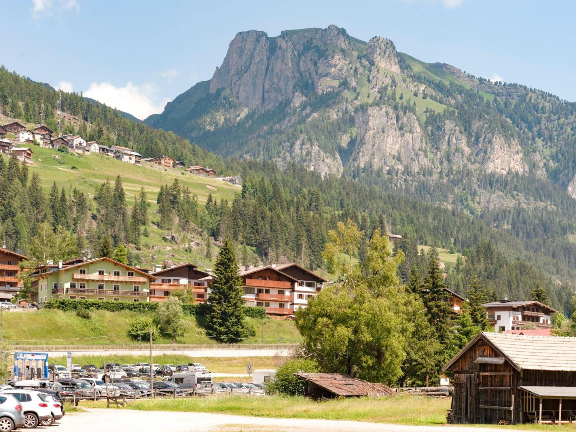 Spacious Chalet With Garden Near Ski Area In Tyrol Pozza di Fassa Esterno foto
