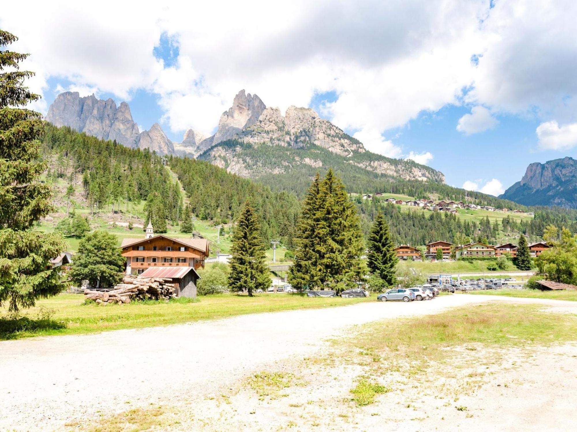 Spacious Chalet With Garden Near Ski Area In Tyrol Pozza di Fassa Esterno foto