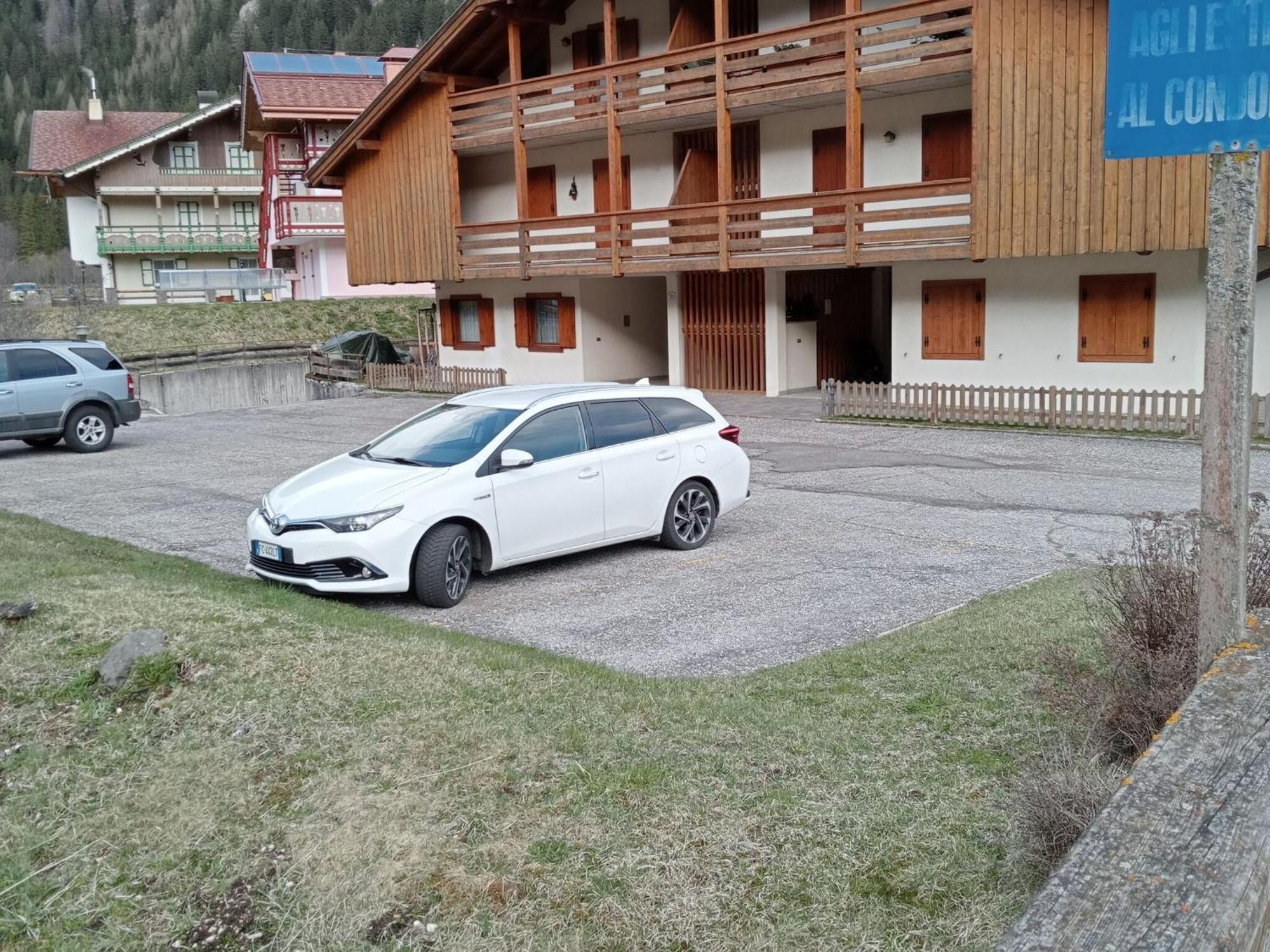 Spacious Chalet With Garden Near Ski Area In Tyrol Pozza di Fassa Esterno foto