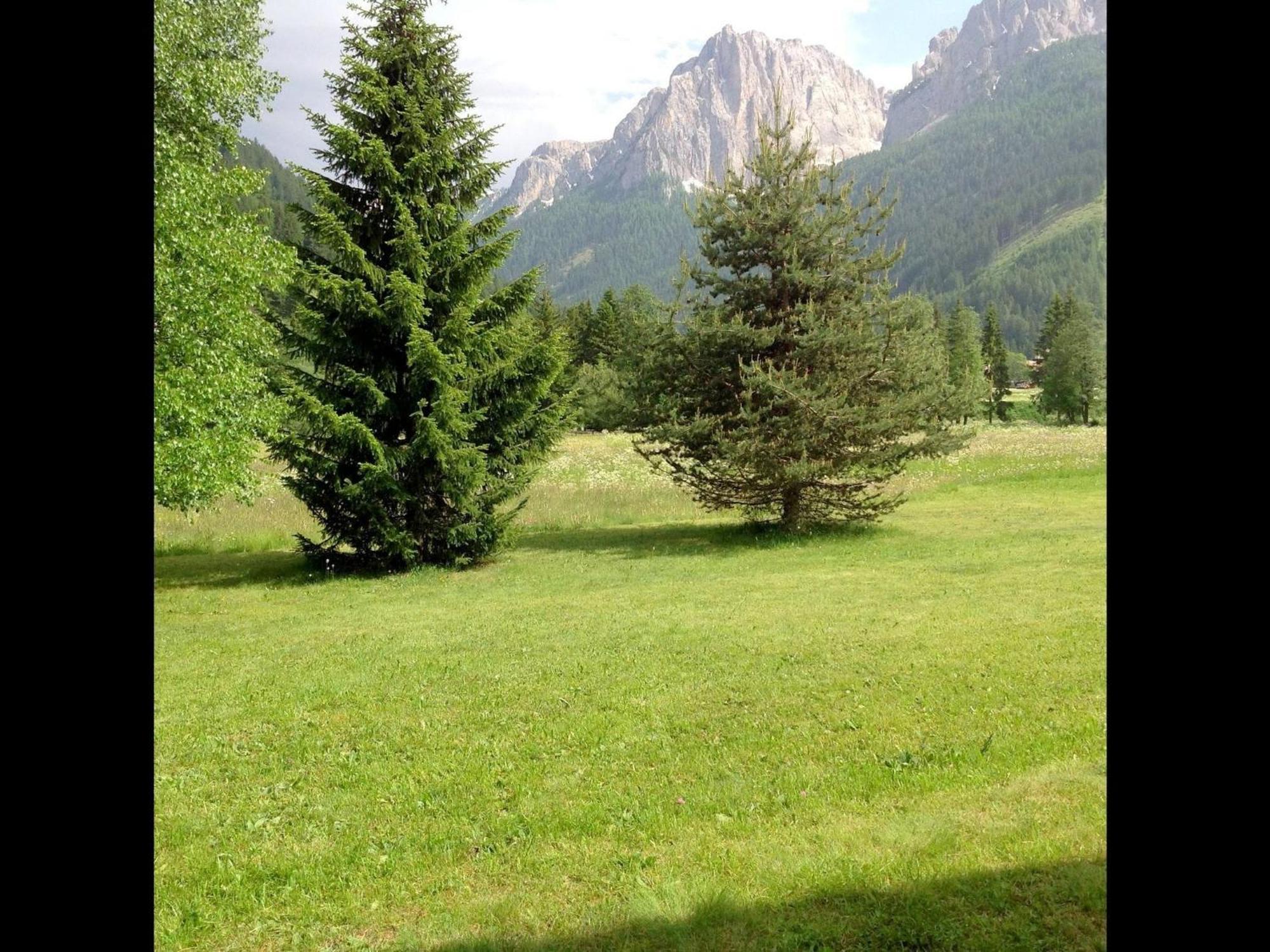 Spacious Chalet With Garden Near Ski Area In Tyrol Pozza di Fassa Esterno foto